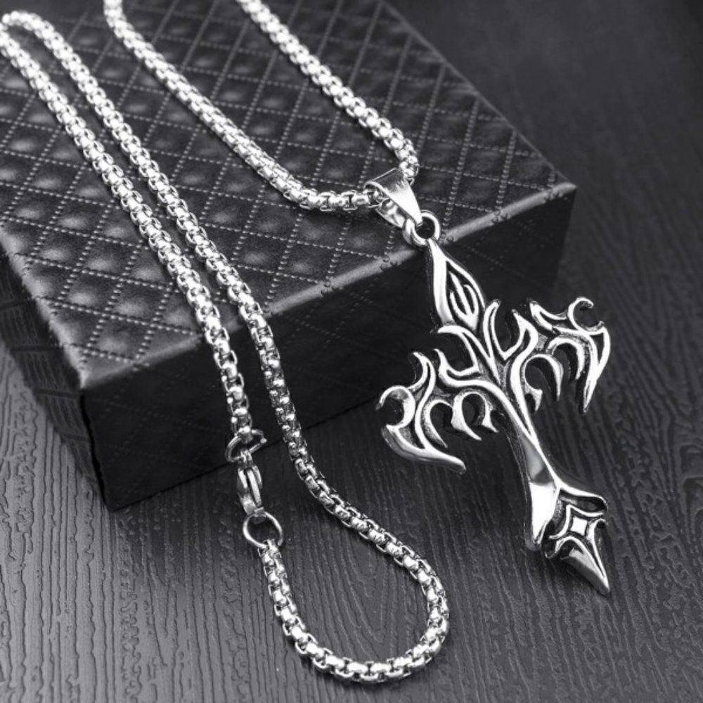 SILVER FLAME CROSS UNISEX NECKLACE